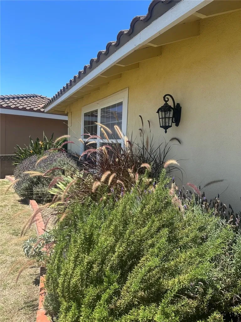The smell of Rosemary and Lavender adorn the entry way as you approach this​​‌​​​​‌​​‌‌​​‌​​​‌‌​​​‌​​‌‌​​‌‌​​‌‌​​​​ home