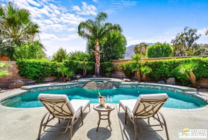 227 N Luring Drive, Palm Springs, California 92262