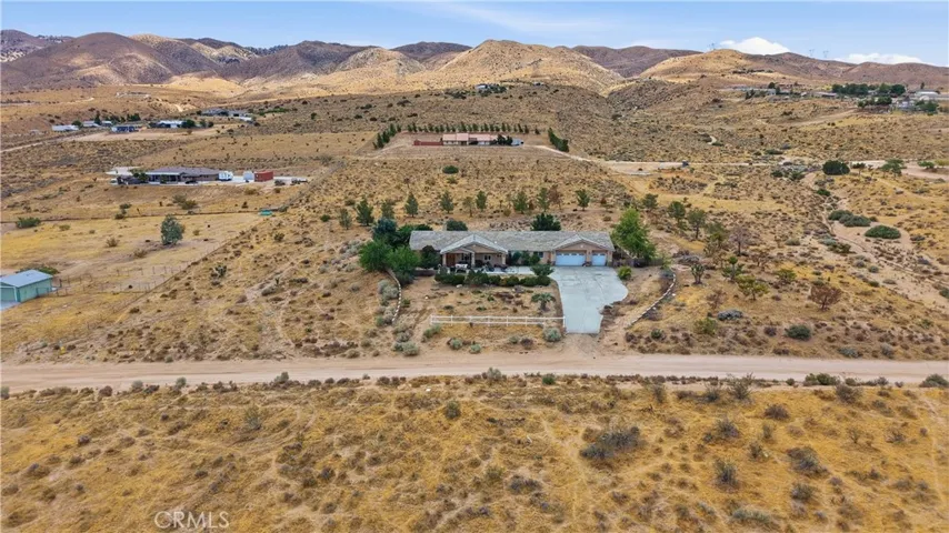 26475 Horizon, Apple Valley, California 92308