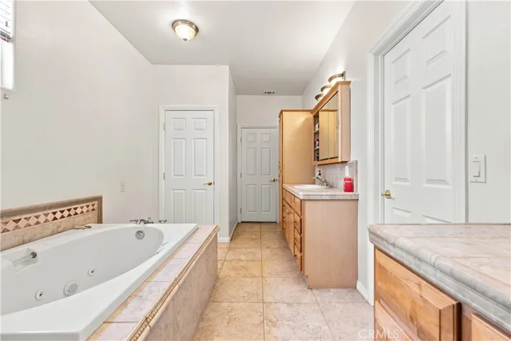 26475 Horizon, Apple Valley, California 92308