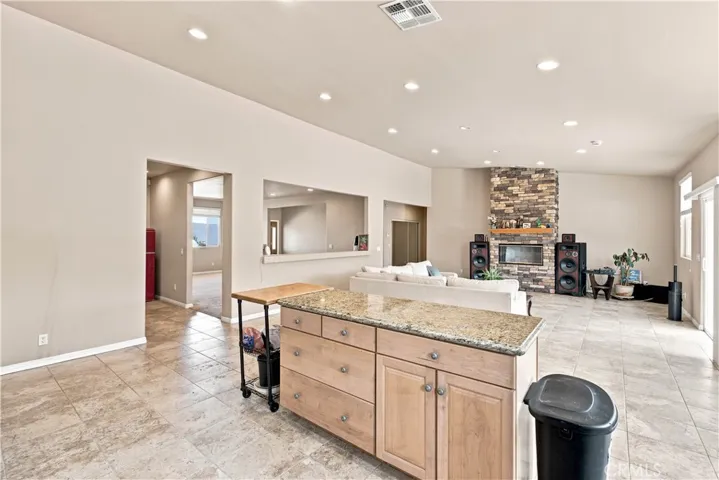 26475 Horizon, Apple Valley, California 92308