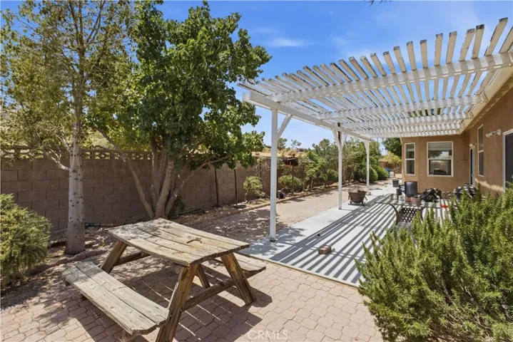 26475 Horizon, Apple Valley, California 92308