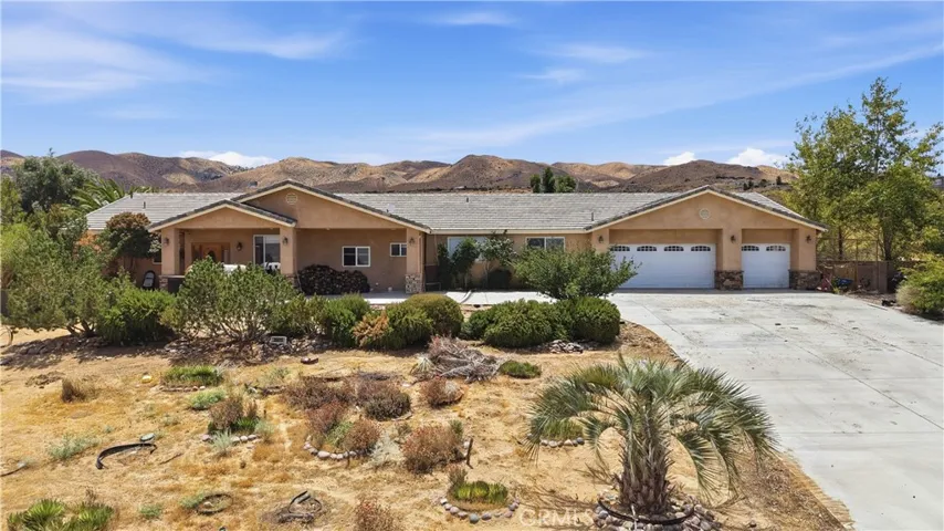 26475 Horizon, Apple Valley, California 92308