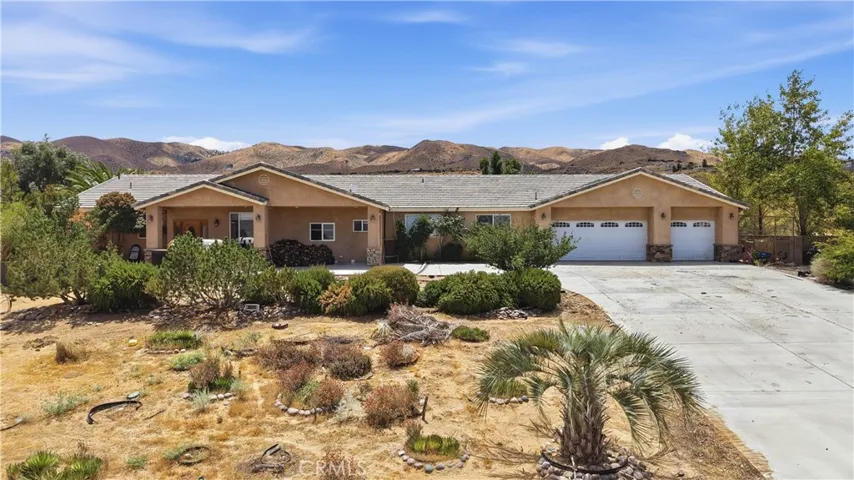26475 Horizon, Apple Valley, California 92308