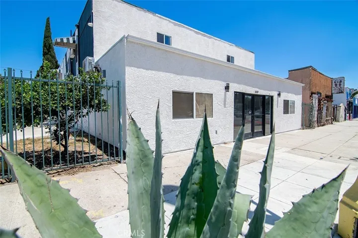 1659 W Florence Avenue, Los Angeles, California 90047