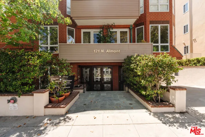 121 N Almont Drive 304, Beverly Hills, California 90211