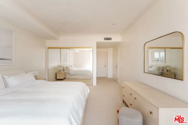 121 N Almont Drive 304, Beverly Hills, California 90211