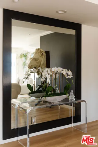 121 N Almont Drive 304, Beverly Hills, California 90211