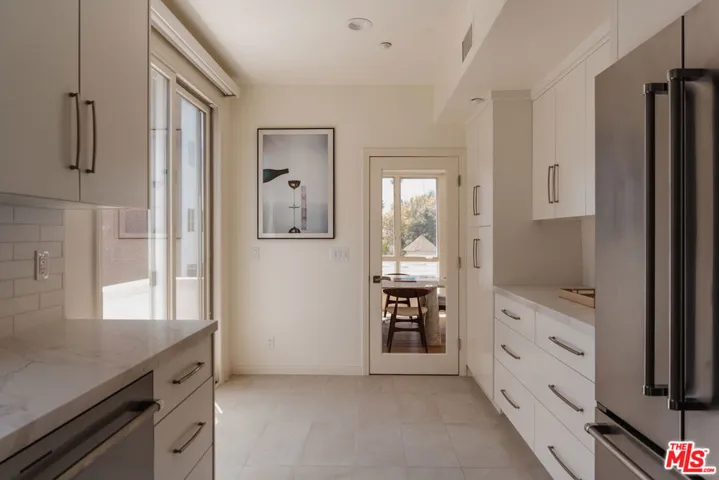 121 N Almont Drive 304, Beverly Hills, California 90211