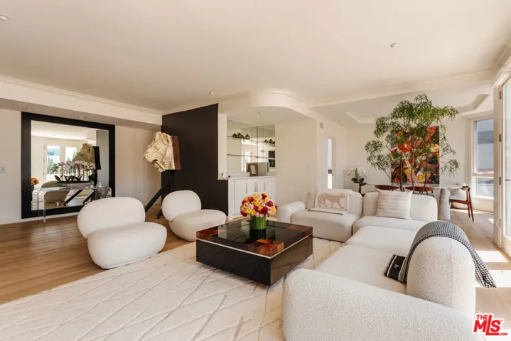 121 N Almont Drive 304, Beverly Hills, California 90211