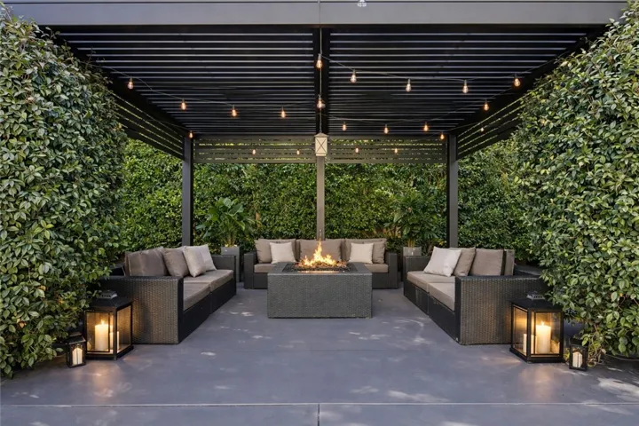 4545 Stern Avenue, Sherman Oaks, California 91423
