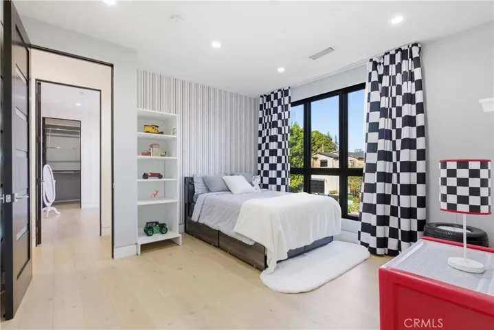 4545 Stern Avenue, Sherman Oaks, California 91423