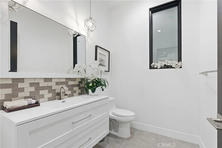 4545 Stern Avenue, Sherman Oaks, California 91423