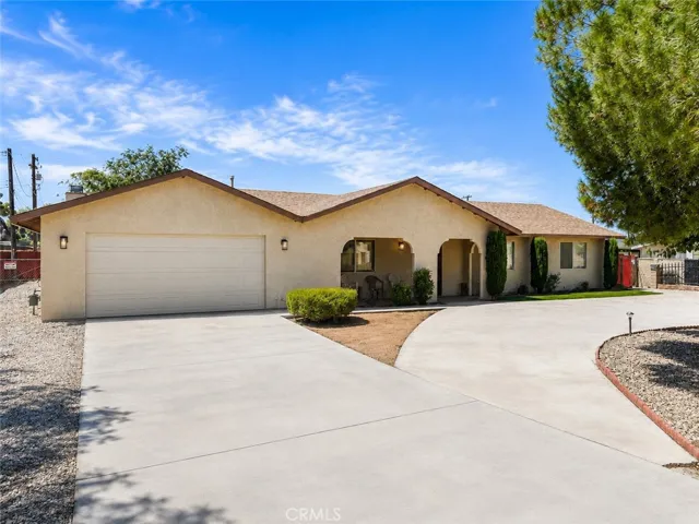 21971 Ramona, Apple Valley, California 92307
