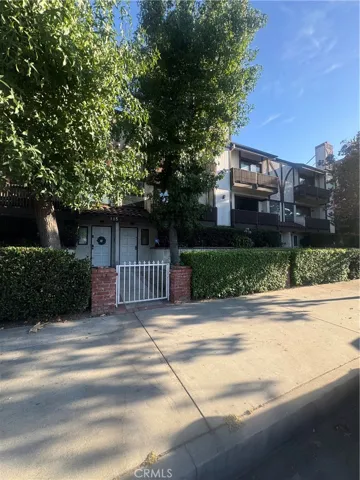 11542 Burbank Boulevard 8, Los Angeles, California 91601