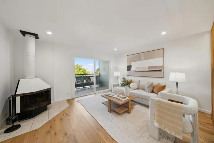 4028 Farm Hill Boulevard 5, Redwood City, California 94061