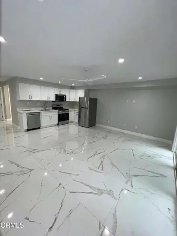 2663 E Harbor Blvd Kitch 1