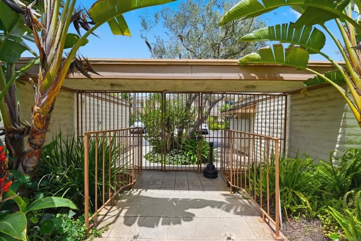 2475 Jefferson 103, Carlsbad, California 92008