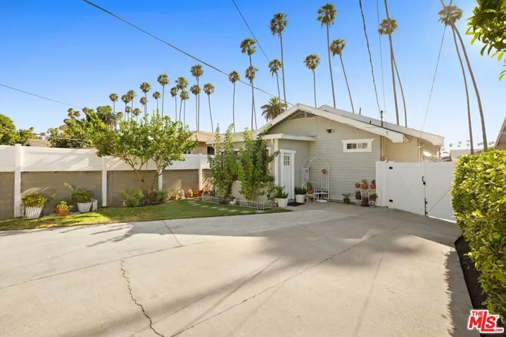 4820 S Van Ness Avenue, Los Angeles, California 90062