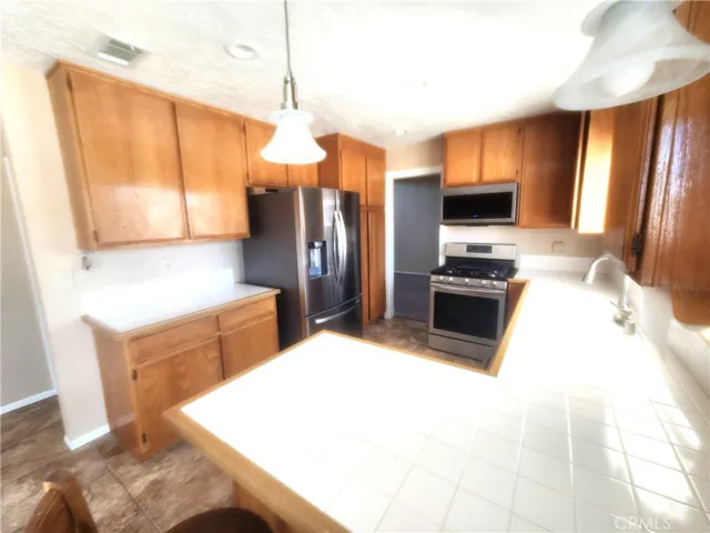 15181 Kimball, Hesperia, California 92345