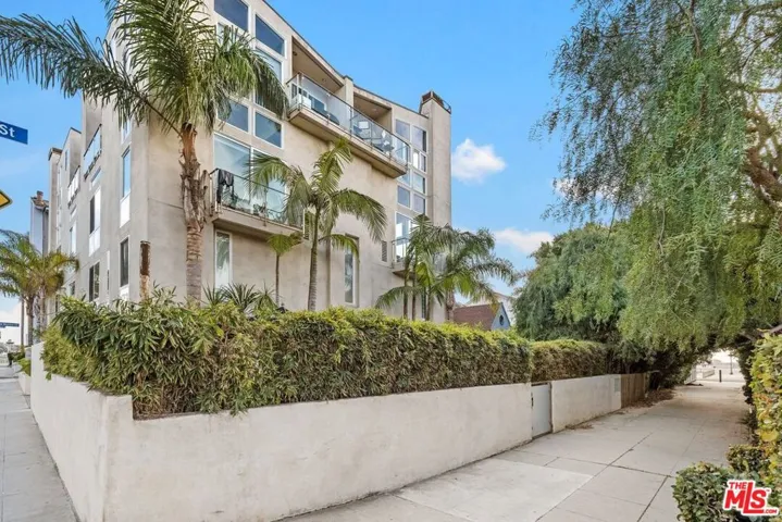 24 Yawl Street 2, Marina Del Rey, California 90292