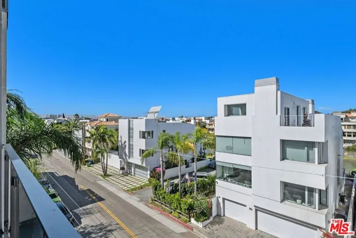 24 Yawl Street 2, Marina Del Rey, California 90292