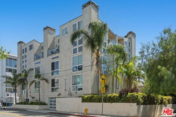24 Yawl Street 2, Marina Del Rey, California 90292