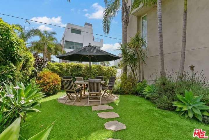 24 Yawl Street 2, Marina Del Rey, California 90292
