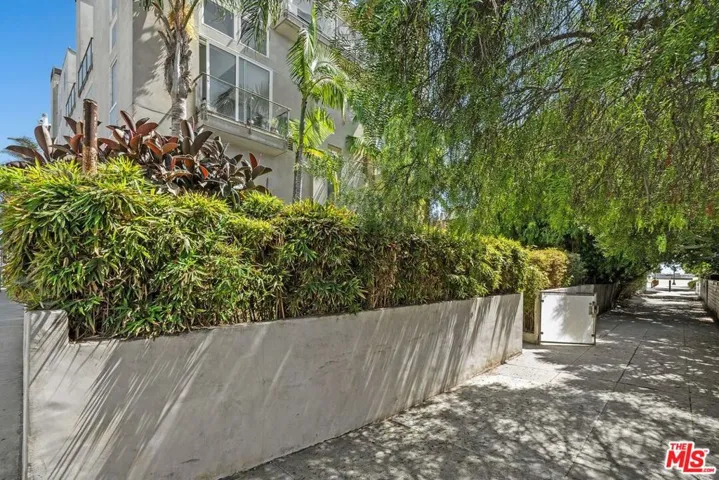 24 Yawl Street 2, Marina Del Rey, California 90292