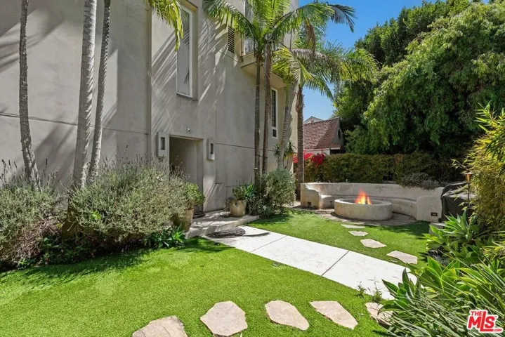 24 Yawl Street 2, Marina Del Rey, California 90292