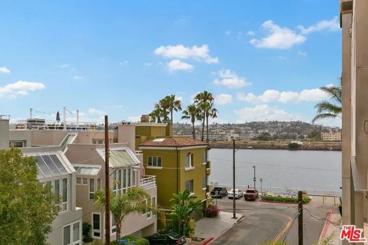24 Yawl Street 2, Marina Del Rey, California 90292