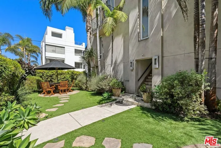24 Yawl Street 2, Marina Del Rey, California 90292