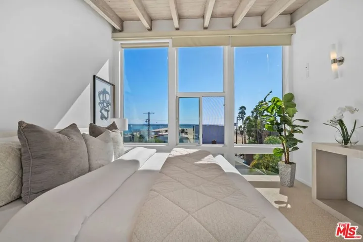 24 Yawl Street 2, Marina Del Rey, California 90292