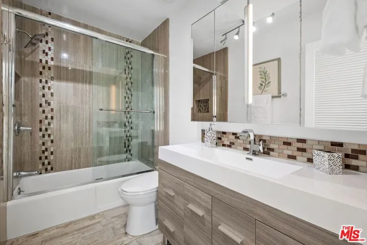 24 Yawl Street 2, Marina Del Rey, California 90292