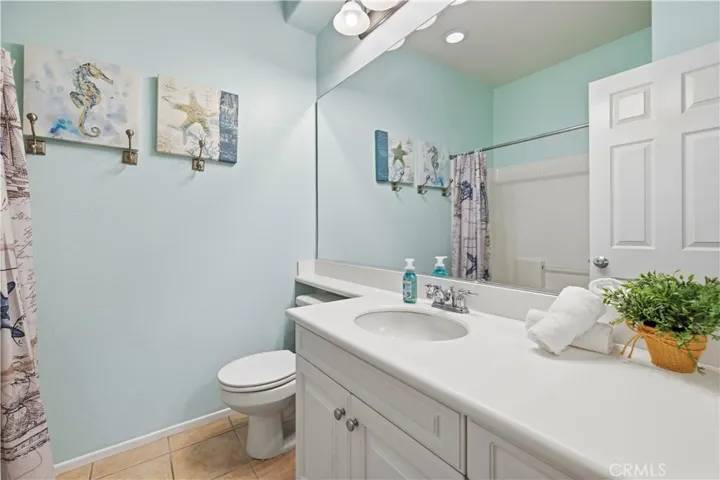 shared upstairs bathroom