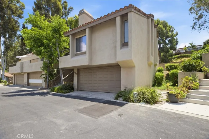 26746 Dulcinea, Mission Viejo, California 92691