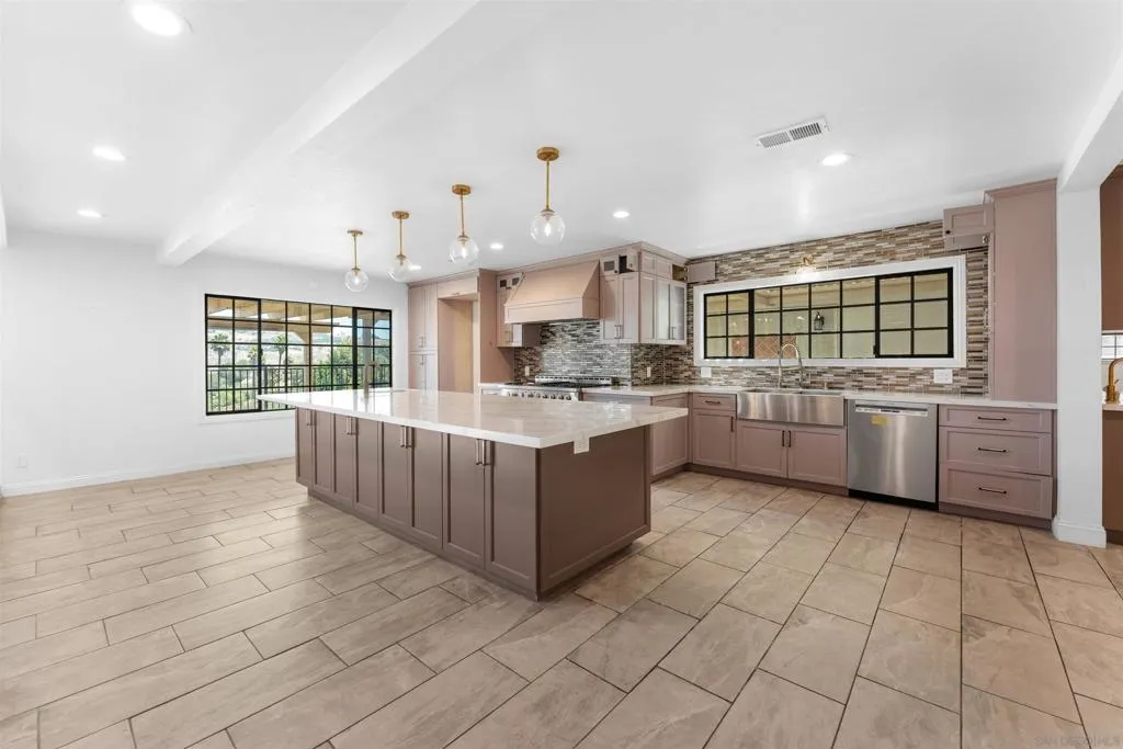 3006 Skycrest Dr