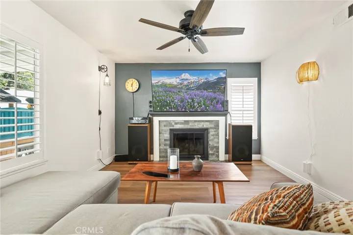 387 Glacier, Corona, California 92879