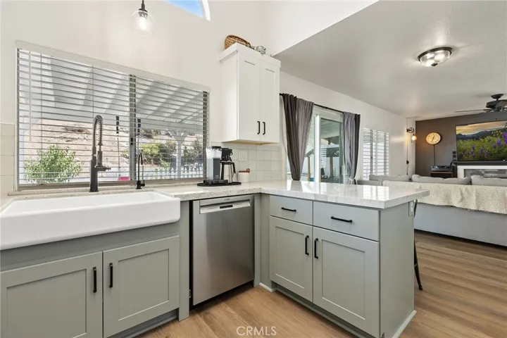 387 Glacier, Corona, California 92879