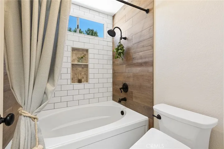 387 Glacier, Corona, California 92879