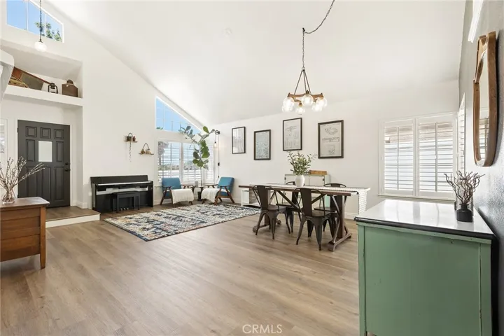 387 Glacier, Corona, California 92879