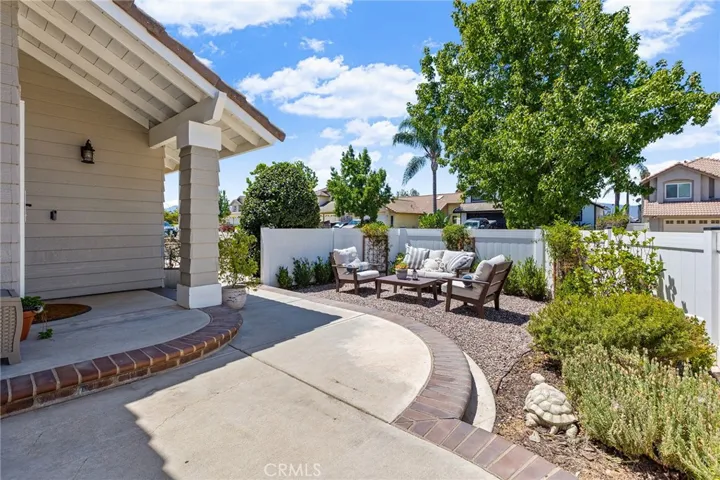 387 Glacier, Corona, California 92879
