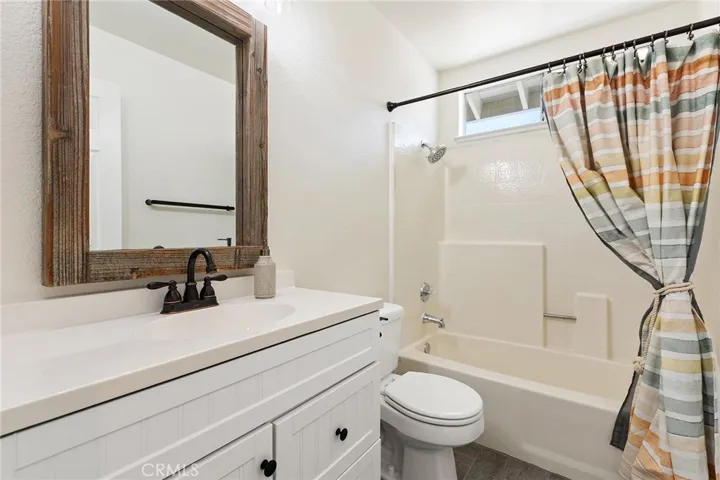 387 Glacier, Corona, California 92879