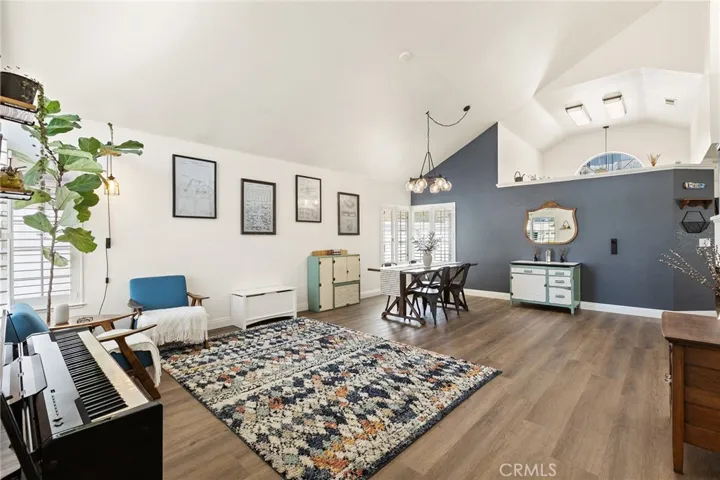 387 Glacier, Corona, California 92879