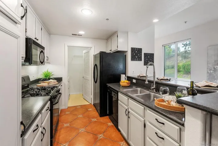 13021 Evening Creek Dr S 21, San Diego, California 92128
