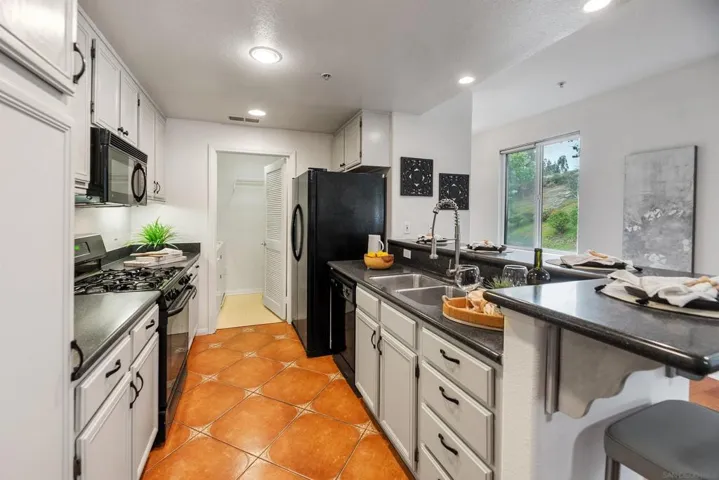 13021 Evening Creek Dr S 21, San Diego, California 92128