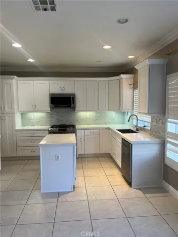 12290 Chacoma Way, Victorville, California 92392