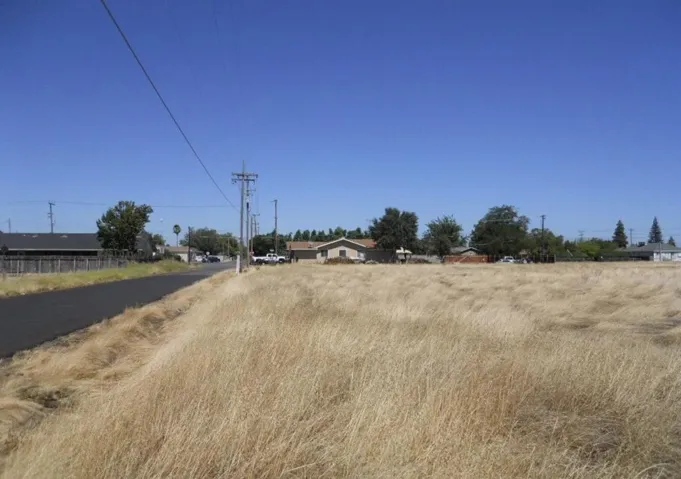 7825 Robinette Road, Sacramento, California 95828