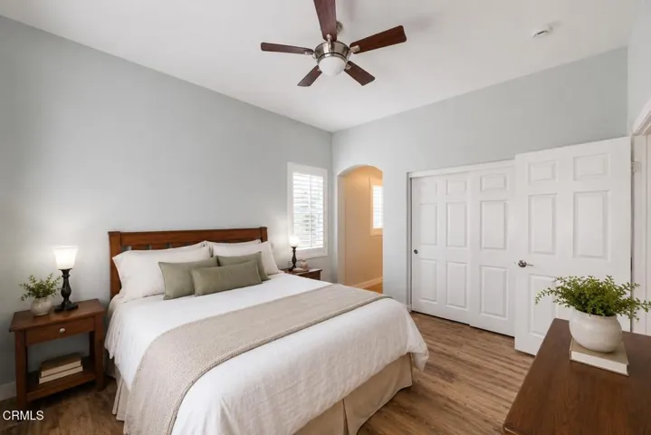 LARGE PRIMARY BEDROOM