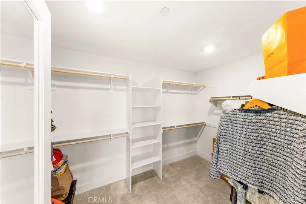 Walk-in Closet